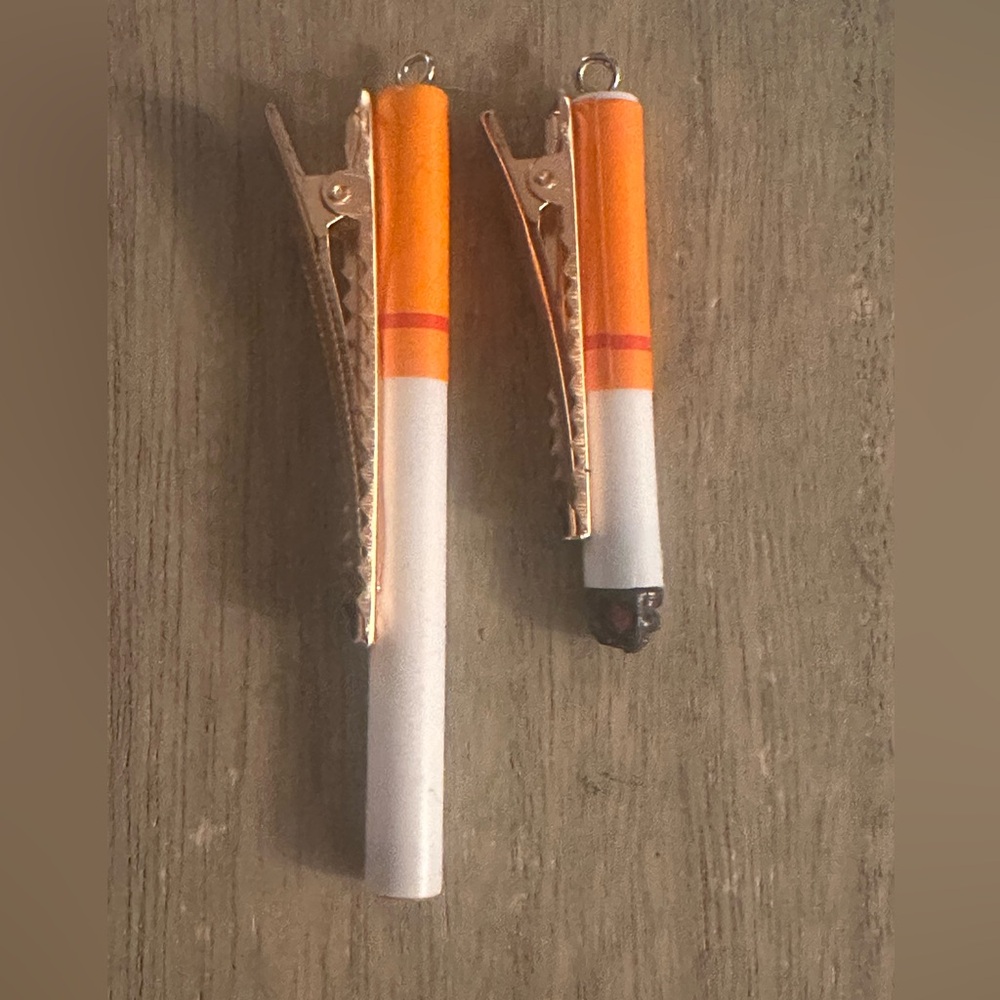 🚬  Cigarette Clip Accessory